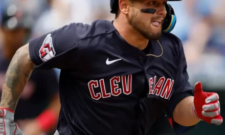 Bryan Lavastida será refuerzo del Licey