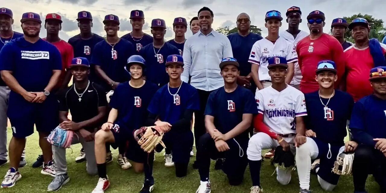 Nelson Cruz lleva mensaje de motivación y exhorta a la selección U15 | De Zaguero Minuto