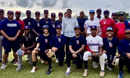 Nelson Cruz lleva mensaje de motivación y exhorta a la selección U15 | De Zaguero Minuto