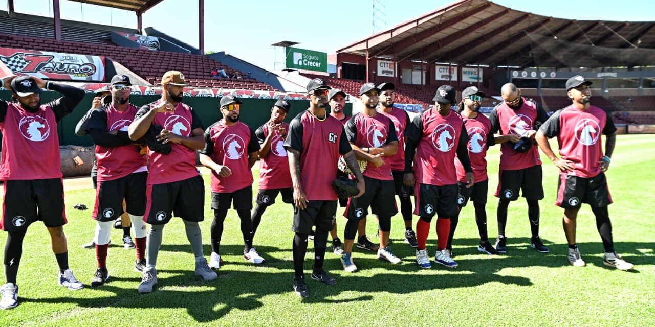 Gigantes del Cibao inician entrenamientos con la presencia de 42 jugadores | De Posterior Minuto