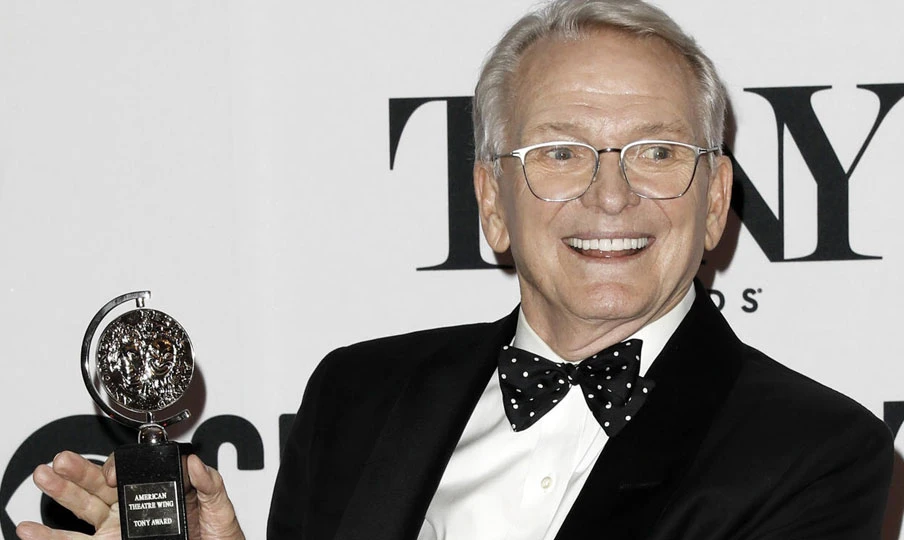 Muere el diseñador de moda y vestuarista Bob Mackie a los 87 abriles – RC Noticias