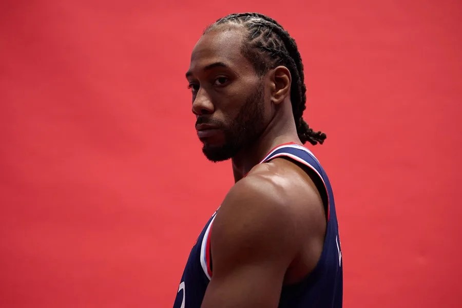 Kawhi Leonard renueva con los Raptors hasta 2028 | De Postrer Minuto