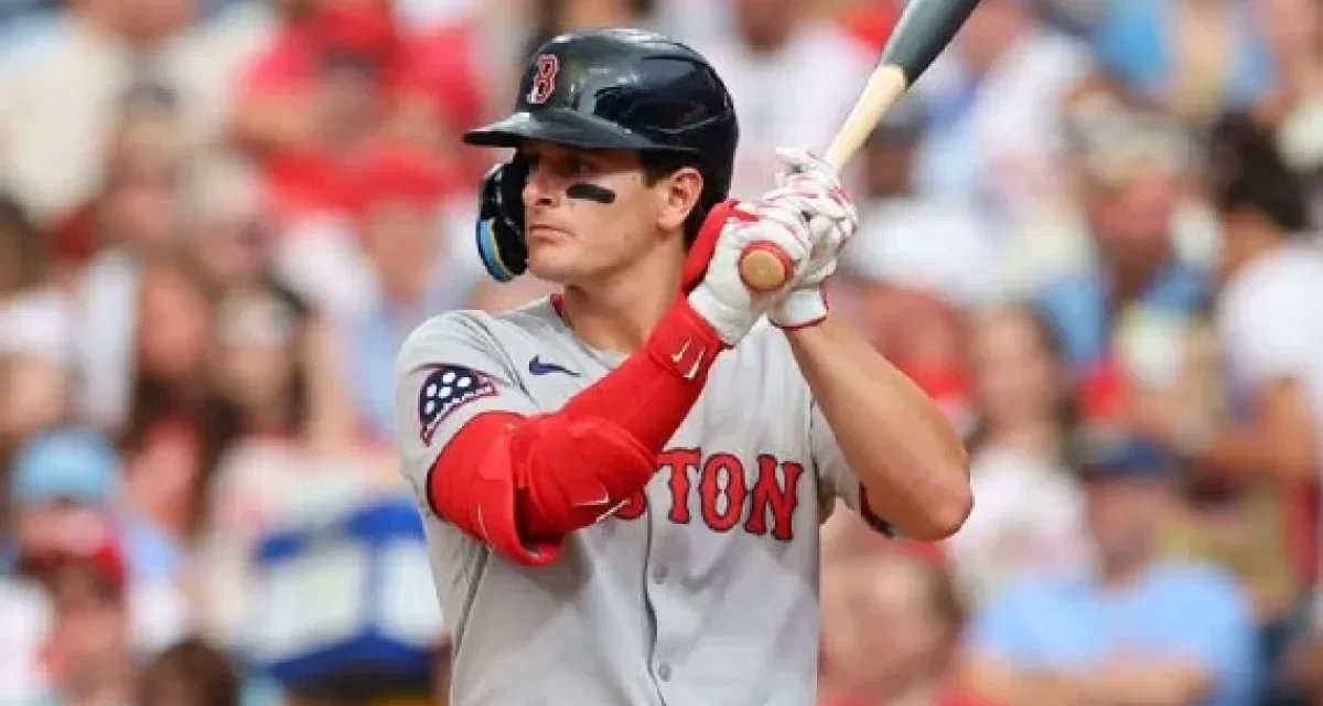 Boston saco de roster a Roman Anthony para Serie Comodín