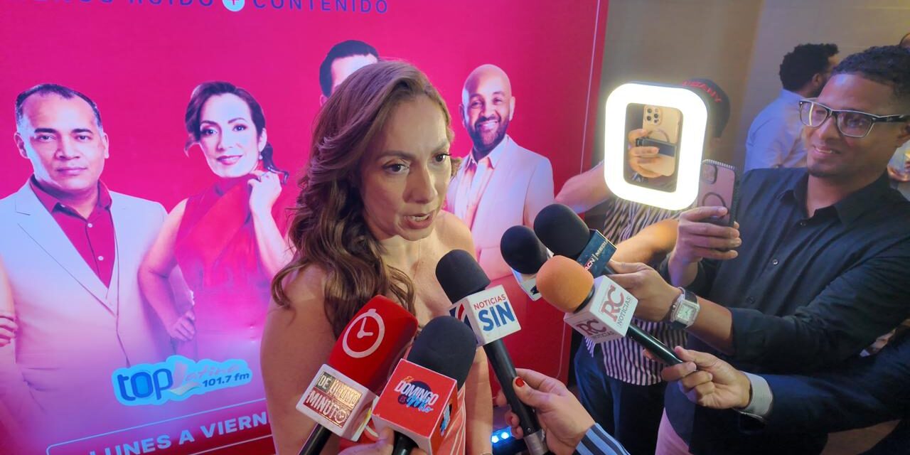 Miralba Ruiz regresa a la radiodifusión con “Medio a Medio”, un espacio de examen y desemejanza de opiniones
