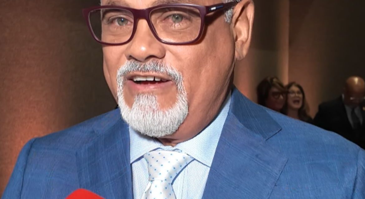 Alexis Beltré recibe con “humildad y dignidad” el Premio Acroarte al Mérito Periodístico