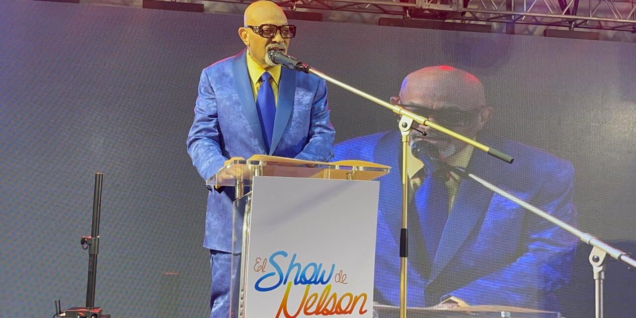 Nelson Javier celebra 27 abriles de “El Show del Mediodía”