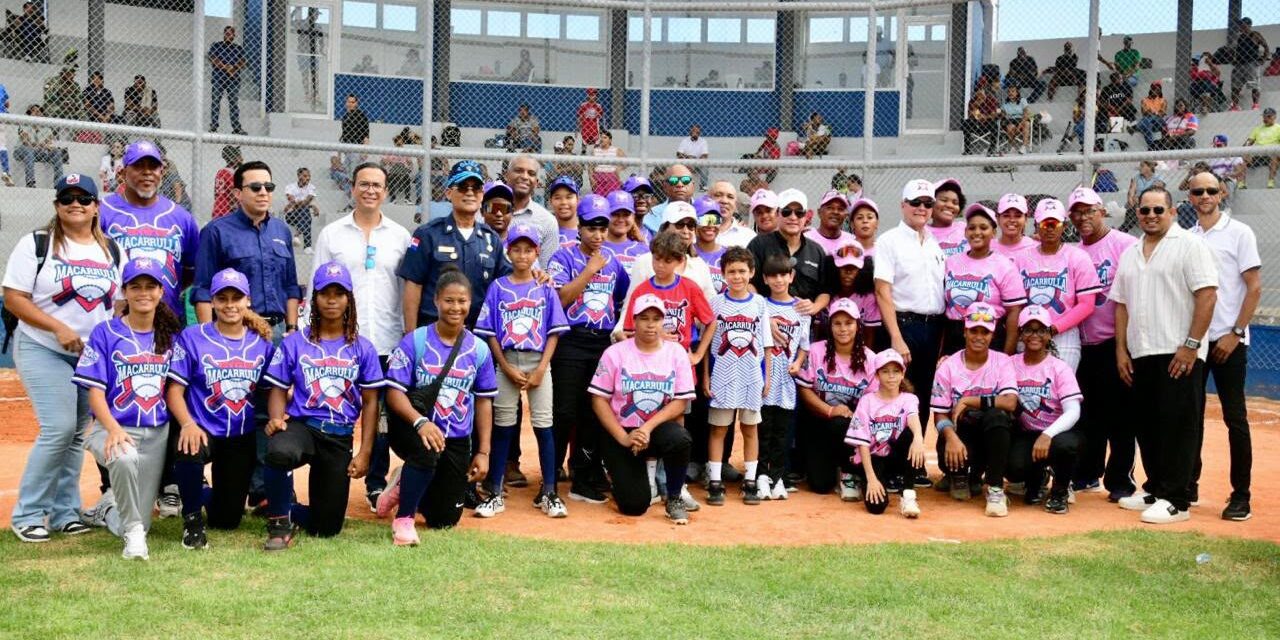 Fundación Macarrulla homenajea a 16 atletas dominicanos
