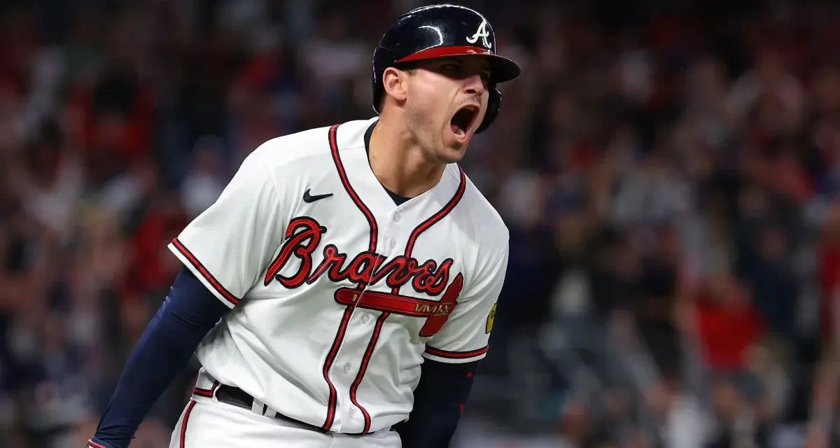 Bravos logran emocionante triunfo delante los Filis en Serie del Comodí