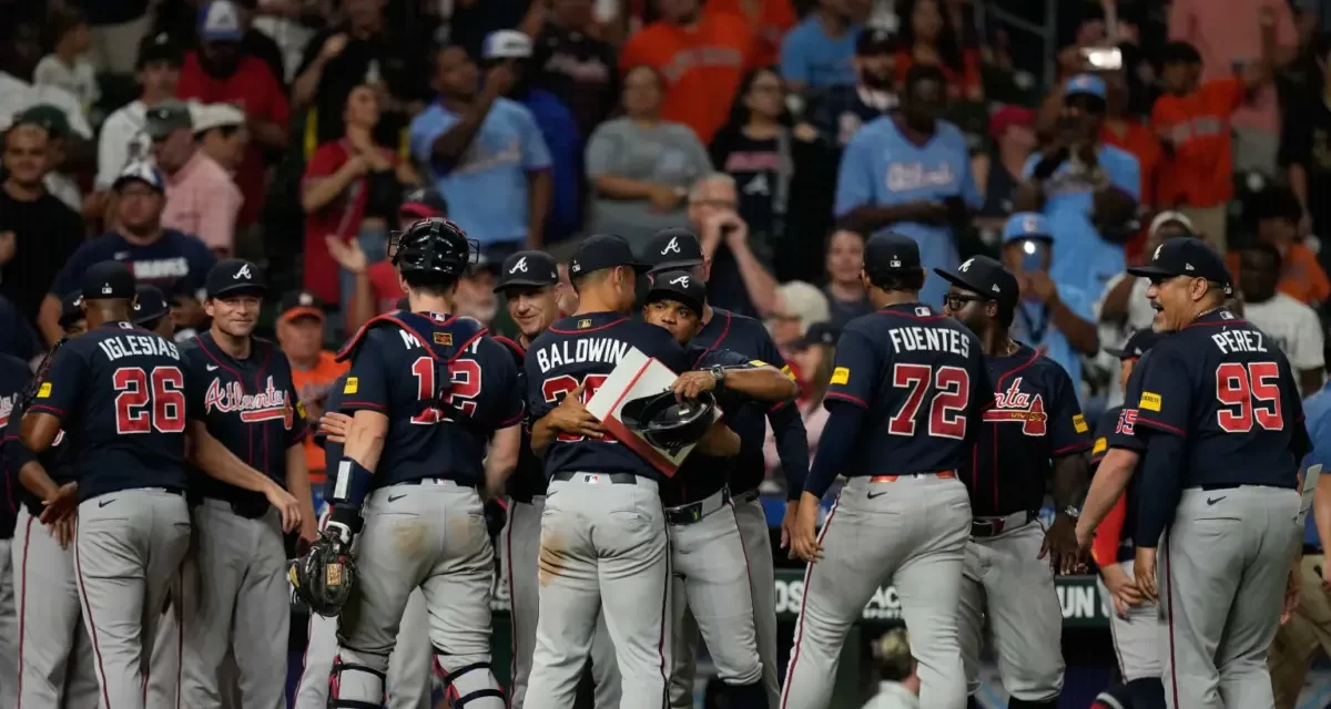 Bravos aseguran boleto a postemporada y apuntan al título del Este