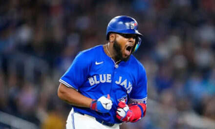 Vladimir Guerrero Jr. conecta su primer jonrón de 2026 en Toronto | De Final Minuto