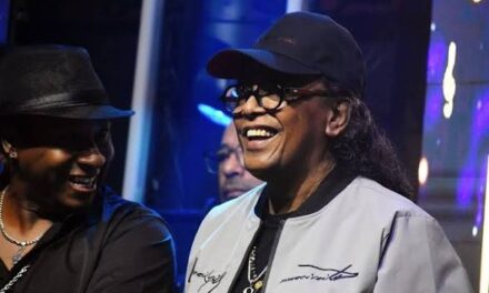 Sergio Vargas convierte sus grandes éxitos en un coro durante “Los Jueves del Cangrejo” – RC Noticias