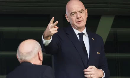 Opositores de Infantino en la FIFA exigen pagos de 10 millones de dólares a federaciones