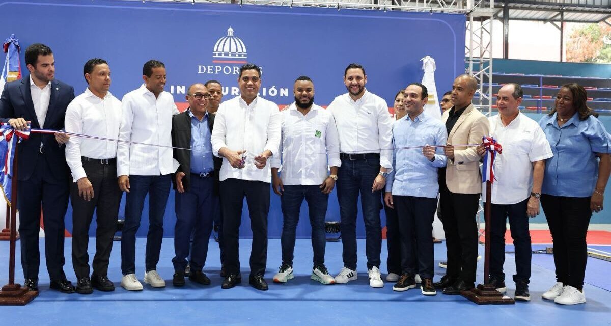 Ministro Kelvin Cruz entrega multiuso Antonio Duvergé del sector Honduras