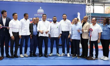 Ministro Kelvin Cruz entrega multiuso Antonio Duvergé del sector Honduras