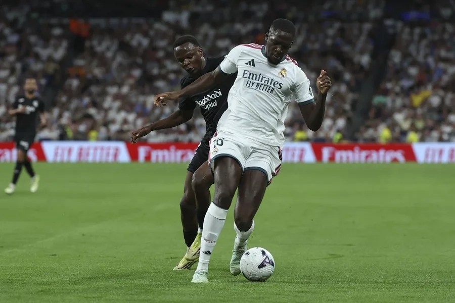 Konaté deja la selección francesa por un esguince leve de rodilla | De Posterior Minuto