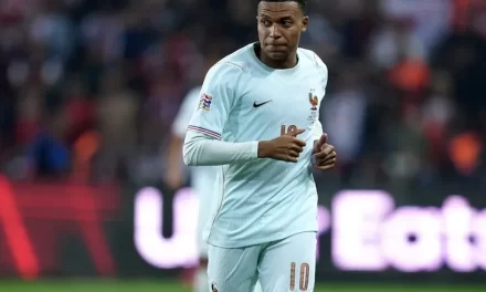 Mbappé estará entre 10 y 12 días de depreciación por una hiperextensión de la rodilla izquierda