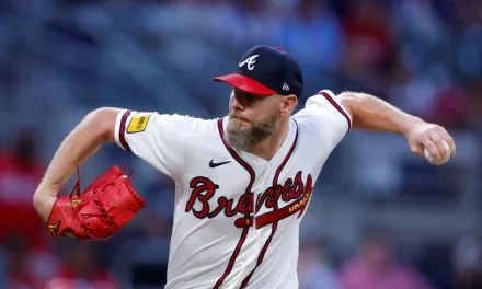 Chris Sale llega a su novena temporada con 200 ponches en Grandes Ligas