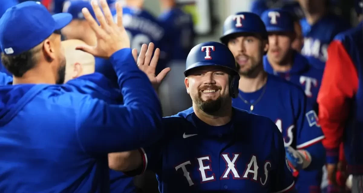 Texas, con un récord de .500, llegan a la última semana liderando la División Oeste 