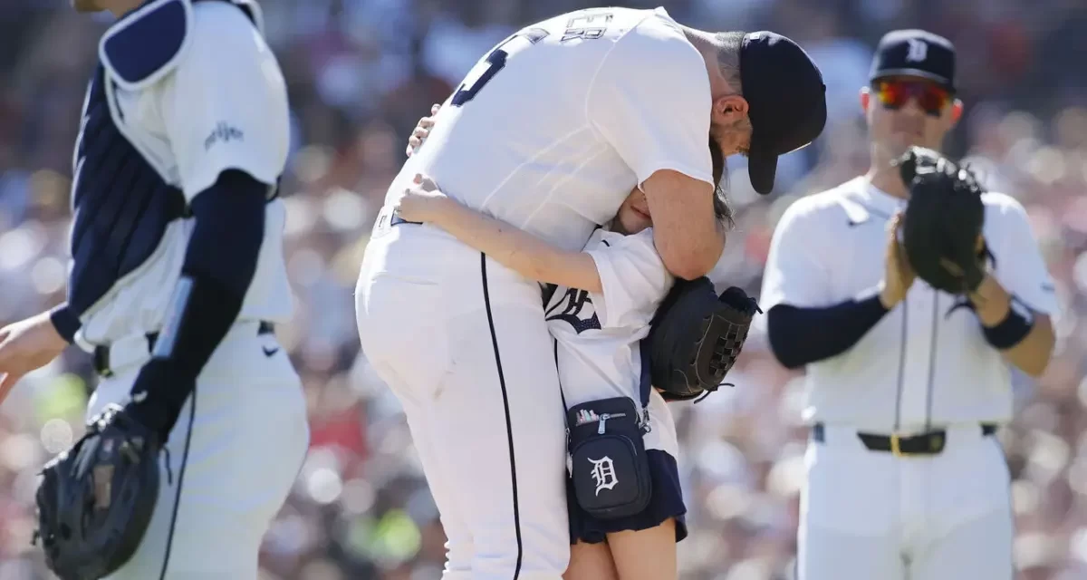Verlander dice adiós tras una sólida salida y un revolcón inolvidable con su hija