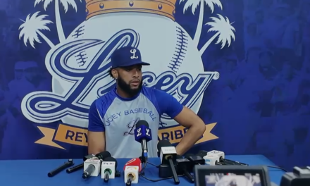 Adonis Medina poncha a nueve en cinco entradas 2026