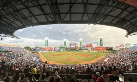 Fanáticos se quejan por escasa ofrecimiento gastronómica en el estadio Quisqueya