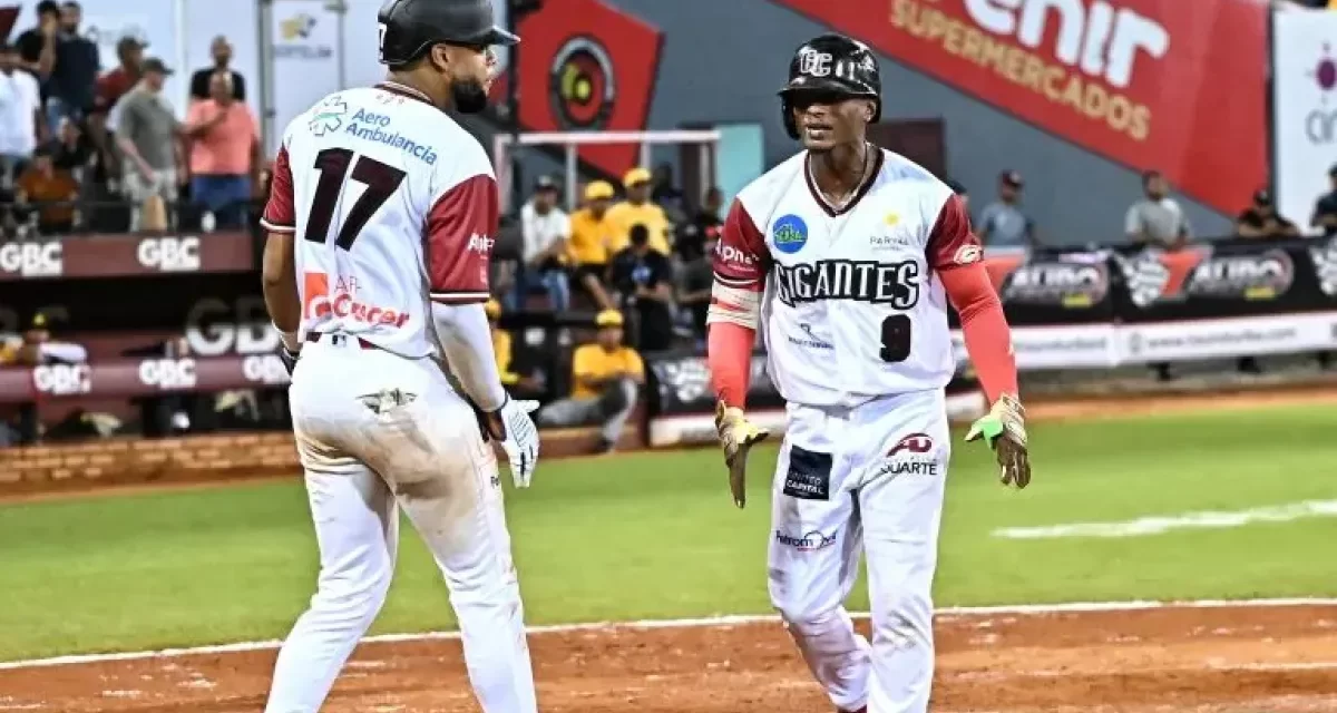 Gigantes vencen 4-1 a las Águilas