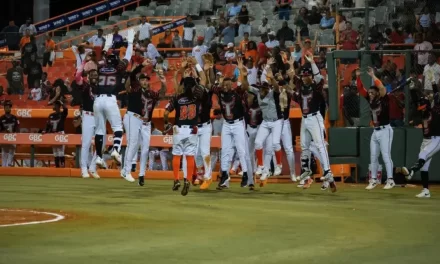 Toros blanquean 6-0 a los Gigantes en el corral
