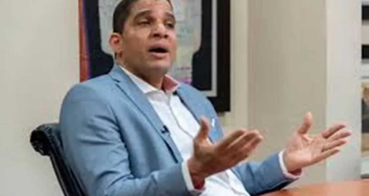 Rafael Uribe flama a dominar divisiones en el movimiento soberbio dominicano