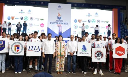 Raquel y Kelvin inauguran Juegos Deportivos Universitarios