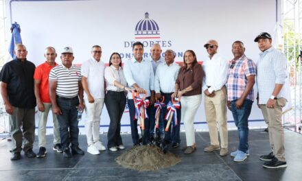 Ministro Kelvin Cruz inicia construcción de techado 2026