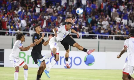 Haití golea a Dominicana y está a las puertas de los cuartos de final
