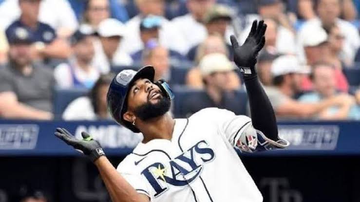 Junior Caminero rompe parte de la pantalla de Milwaukee con un jonrón en la actos | De Final Minuto