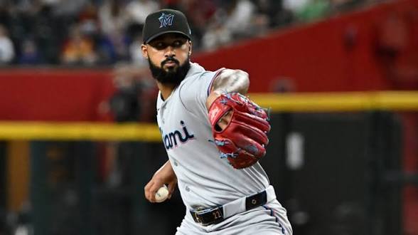 Marlins aseguran la continuidad de Sandy Alcántara para la temporada 2027 | De Postrero Minuto