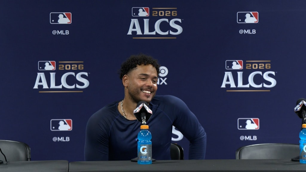 Freddy Peralta se une a Pedro Martínez en la historia de playoffs | De Posterior Minuto